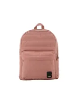 Mochila acolchada de diseño quilting, con compartimento principal con cierre, bolsillo frontal con cierre y aplique con logo de la marca.