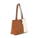 Cartera tipo tote de cuero sintético con diseño combinado en tono gris y blanco, textura granulada, asas largas para el hombro y cierre superior.
