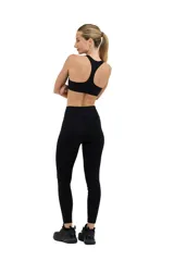 Calza larga negra de compresión media, con cintura alta de doble tela y corte en la parte posterior.