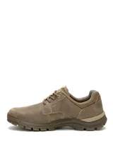 Zapato de cuero color marrón para hombre, modelo Threshold Low Beaned de la marca Caterpillar. Presenta un diseño de caña baja con cordones, forro de malla de nylon transpirable, plantilla acolchada y suela de goma con tracción.