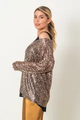 Blusa de fiesta con lentejuelas plateadas y verde esmeralda, forrada en viscosa, con escote en V y mangas tres cuartos.