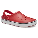 Zuecos Crocs modelo Off Court, color rojo con entresuela blanca de plataforma. Presentan un diseño inspirado en zapatillas deportivas con puertos de ventilación, correa giratoria en el talón y suela de goma.