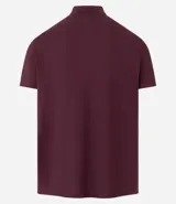 Remera polo de corte comfort, confeccionada en algodón peruano de alta calidad. Presenta cuello clásico con tapeta de botones y mangas cortas. Diseño liso y texturizado, ideal para un look casual y fresco.