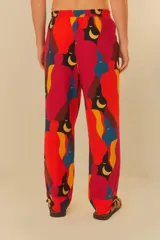 Pantalón estampado de corte relajado, confeccionado en mezcla de lino y viscosa, con cintura elástica y cordón ajustable.