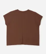Blusa tipo muscle tee de corte holgado, confeccionada en tejido rib acanalado, con escote redondo y diseño sin mangas.