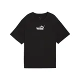 Remera de algodón negra con corte relajado, cuello redondo y mangas cortas. Presenta el logo de la marca estampado en el centro del pecho con detalles florales integrados.