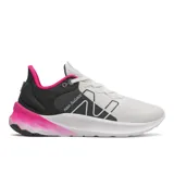 Championes New Balance Fresh Foam Roav v2 para mujer, color blanco con detalles en negro y fucsia. Capellada de tejido knit con detalles de cuero, amortiguación Fresh Foam y almohadillas de talón para mayor confort.