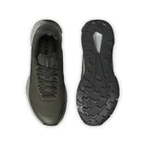 Zapatillas de trail running Adidas Tracefinder Trail, color verde oliva con detalles en negro y gris. Diseño ligero y transpirable con suela Traxion para mayor adherencia.