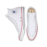 Zapatillas Converse Chuck Taylor All Star Hi, color blanco, de caña alta, con cordones y suela de goma.