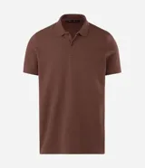 Remera polo de hombre con textura acanalada, corte slim, cuello inglés con botones y mangas cortas.
