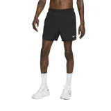 Short Nike Challenger de color negro, diseñado para running y entrenamiento, con cintura elástica y logo reflectante de la marca en la pierna izquierda.