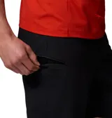 Short Columbia para hombre, color negro, con tecnología avanzada de repelencia Omni-SHIELD, múltiples bolsillos con cierre y trabillas para cinturón.