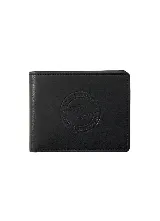 Billetera Rip Curl Stapler PU All Day de color negro, confeccionada en poliuretano con diseño plegable y el logotipo de la marca grabado en relieve en la parte frontal.