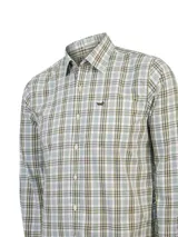 Camisa de manga larga con cuello camisero, confeccionada en algodón orgánico con estampa a cuadros en tonos verdes y blancos. Cuenta con cierre frontal de botones, un bolsillo en el pecho con el logo bordado y corte modern fit.