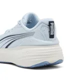 Championes Puma Scend Pro 3 para running y training, color celeste con detalles en azul oscuro y entresuela blanca.