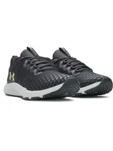 Championes Under Armour Charged Engage 2 color gris oscuro con suela blanca y logo en verde claro.