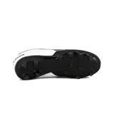 Championes de fútbol Diadora Striker II MD, color negro con detalles en blanco.