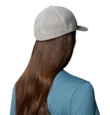 Gorra gris Columbia de diseño clásico con estructura de malla elástica y visera curva.