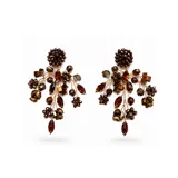 Caravanas colgantes de diseño artesanal, compuestas por múltiples ramificaciones de alambre dorado que sostienen cristales facetados en tonos bronce, ámbar y marrón. Presentan una estructura tipo racimo con cuentas de diversas formas y tamaños.