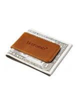 Money clip de cuero color marrón con el logo de la marca "Terrano" grabado en relieve. Cuenta con extremos imantados para asegurar los billetes.