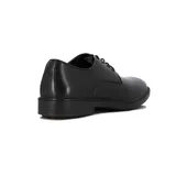 Zapato acordonado de vestir color negro, de cuero sintético, con suela plana.
