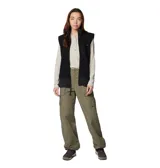Pantalón cargo de corte holgado en color verde oliva. Presenta múltiples bolsillos funcionales, incluyendo bolsillos laterales de carga, cintura con cierre de botón y bragueta, y diseño resistente ideal para actividades al aire libre.