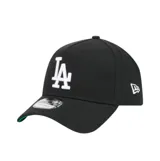 Gorra New Era ajustable de los Los Angeles Dodgers, color negro con el logo bordado en blanco en el frente y detalle lateral de la marca.