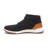 Bota de caña media Caterpillar, confeccionada en gamuza negra con detalles en color tostado en el talón. Presenta cordones jaspeados, suela blanca de EVA y base de goma con tracción.