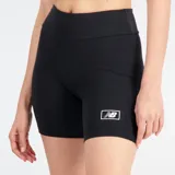 Short deportivo ajustado de tiro alto, confeccionado en tejido de algodón con elastano. Presenta un diseño minimalista en color negro con el logotipo de la marca estampado en el muslo.