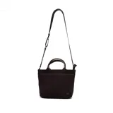 Cartera bandolera negra con doble asa corta y correa larga regulable.
