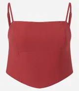Blusa de sastrería color bordó, con escote recto, breteles finos ajustables y diseño estructurado con recortes que moldean el busto. Cuenta con cierre de cremallera en la espalda.