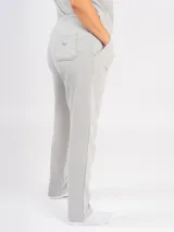 Pantalón de jogging azul marino de corte recto, con cintura elástica ajustable con cordón y bolsillos laterales.