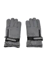 Guantes de invierno acolchados en color gris, con cierre lateral y tira ajustable con velcro en la muñeca.