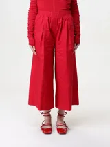 Pantalón cropped de popelina de algodón elástico color rojo, con cintura elástica, bolsillos inclinados, corte ancho y pinzas en la parte delantera.