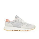 Championes Merrell modelo Alpine 83, con diseño retro en tonos gris claro y detalles en salmón. Confeccionados en una combinación de gamuza y textil, cuentan con entresuela de espuma EVA para mayor amortiguación y suela de goma.