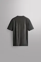 Remera técnica de manga corta Zara Athleticz, de corte regular fit y cuello redondo. Confeccionada en tejido jacquard ligero y elástico en color marrón con efecto texturizado y detalles de logo estampado.