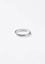 Anillo alianza bombé de plata 925, de diseño clásico y minimalista con acabado brillante.