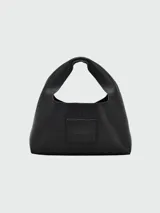 Cartera de mano tipo hobo, modelo The Mini Sack de Marc Jacobs, en color blanco con diseño minimalista y logo estampado en el frente.