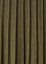 Falda larga de punto color verde militar con diseño evasé y cintura elástica.