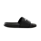 Ojotas Umbro Profoam color negro con logo de la marca estampado en blanco en la banda superior.