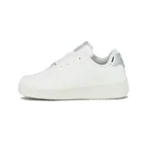 Championes urbanos Austral Champion Force D, color blanco con detalles plateados, con suela blanca y cordones blancos.