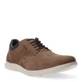 Zapatos casuales Freeway para hombre, confeccionados en nobuk color marrón. Presentan un diseño con cordones, detalles perforados en los laterales y suela de goma en tono claro que aporta un estilo deportivo y versátil.
