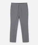 Pantalón de vestir modelo sastre, color gris con textura melange, de corte recto y estructurado. Cuenta con cintura con trabillas, cierre frontal tradicional y bolsillos laterales.