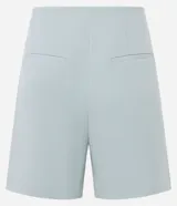 Short de sastrería negro, tiro alto, con cierre frontal de botones visibles.