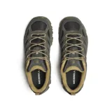 Championes de senderismo Merrell modelo Moab 3, color verde oliva con detalles en negro. Confeccionados en gamuza y malla transpirable, cuentan con suela Vibram de alta tracción y amortiguación en el talón.