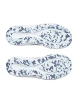 Championes de running Under Armour modelo Charged Pursuit 4, color gris con entresuela blanca. Presentan una parte superior de malla transpirable, logo de la marca en el lateral y tecnología Charged Cushioning en la entresuela para mayor amortiguación y respuesta.