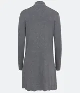 Cárdigan largo de punto color rojo con bolsillos delanteros.