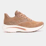 Championes de running Joma modelo Argon, color tostado con detalles en blanco y cobre en la entresuela. Presentan un diseño de malla transpirable con refuerzos laterales y suela amortiguada.