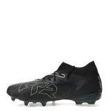 Championes de fútbol Puma Future 8 Match FG/AG, color negro con detalles en verde neón. Presentan un diseño de corte medio con cuello elástico, textura en el empeine para mayor control y suela con tapones diseñados para tracción en césped natural y artificial.