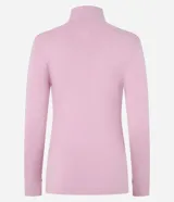 Blusa de punto color rosa claro, con cuello alto y mangas largas.